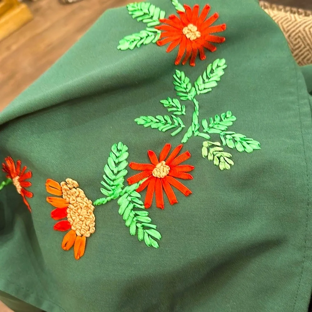 Vintage Tablecloth Embroidered Floral Robbon Design